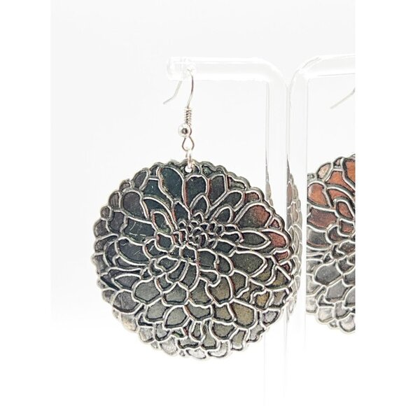 Metallic Floral Earrings Lightweight - Picture 3 of 3